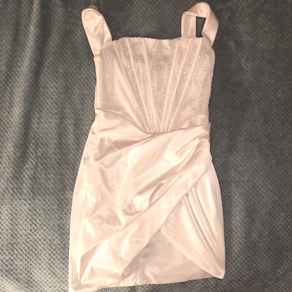 Dresses & Skirts - White dress